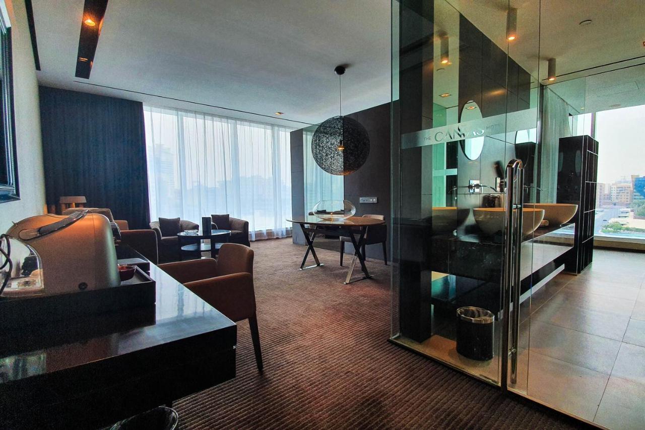 เดอะ แคนวาส โฮเต็ล ดูไบ - เอ็มแกลเลอรี Hotel ภายนอก รูปภาพ The lounge at the airport