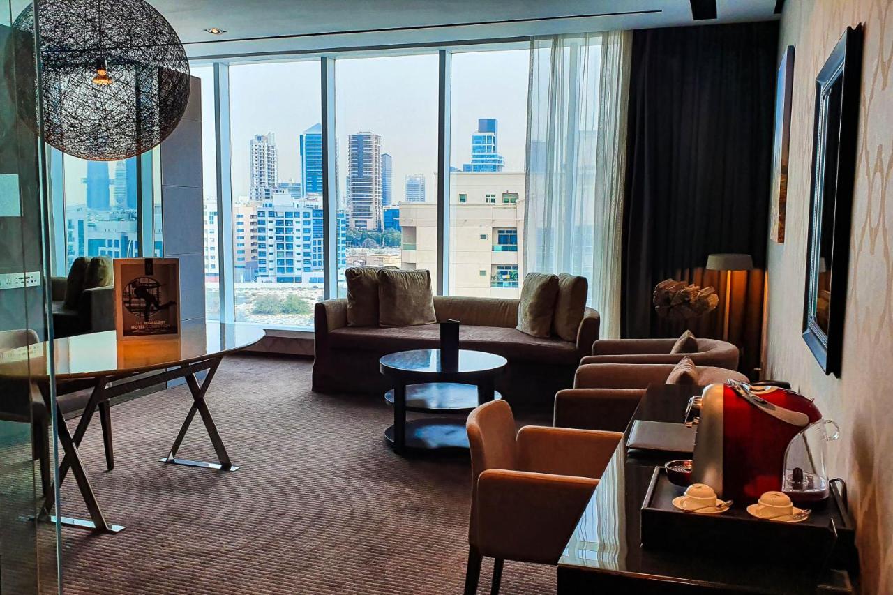 เดอะ แคนวาส โฮเต็ล ดูไบ - เอ็มแกลเลอรี Hotel ภายนอก รูปภาพ A suite at the hotel