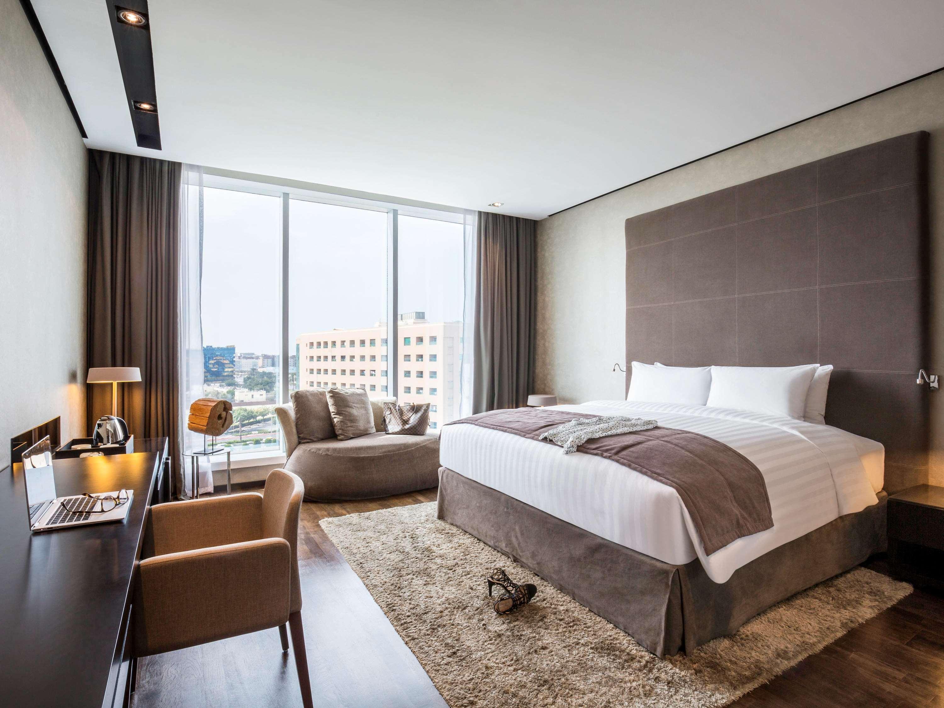 เดอะ แคนวาส โฮเต็ล ดูไบ - เอ็มแกลเลอรี Hotel ภายนอก รูปภาพ Deluxe Room