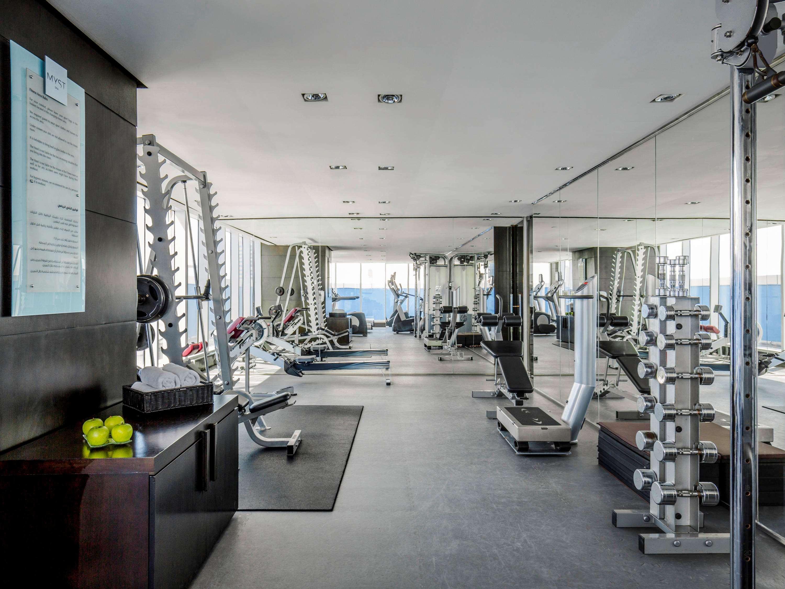 เดอะ แคนวาส โฮเต็ล ดูไบ - เอ็มแกลเลอรี Hotel ภายนอก รูปภาพ The gym at the 1018