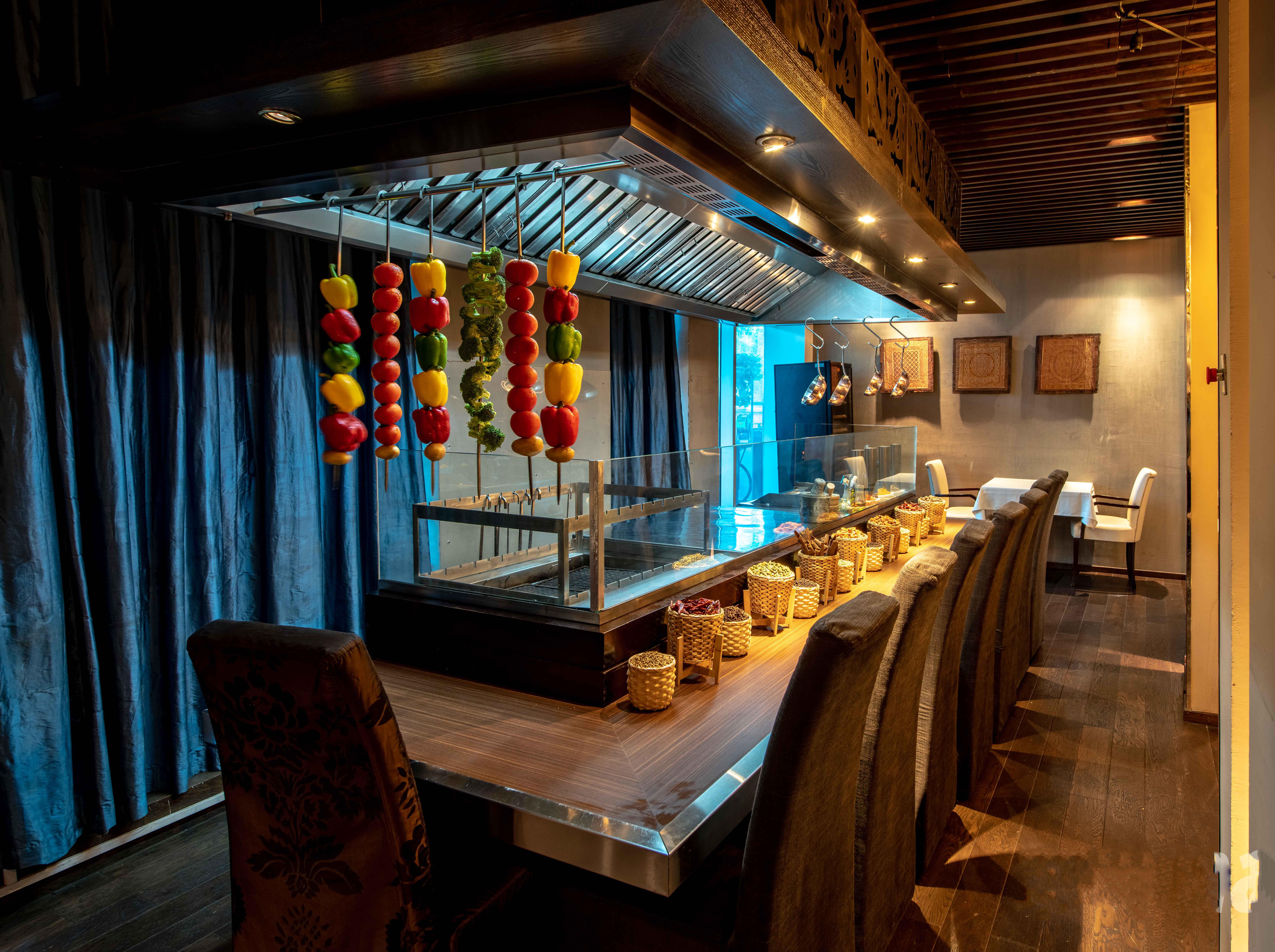 เดอะ แคนวาส โฮเต็ล ดูไบ - เอ็มแกลเลอรี Hotel ภายนอก รูปภาพ The restaurant's interior
