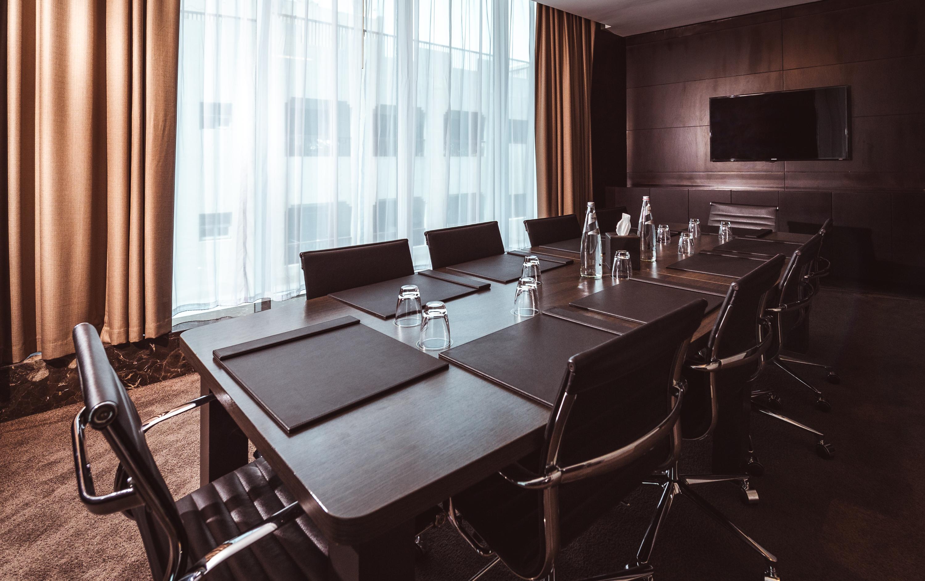 เดอะ แคนวาส โฮเต็ล ดูไบ - เอ็มแกลเลอรี Hotel ภายนอก รูปภาพ Meeting room