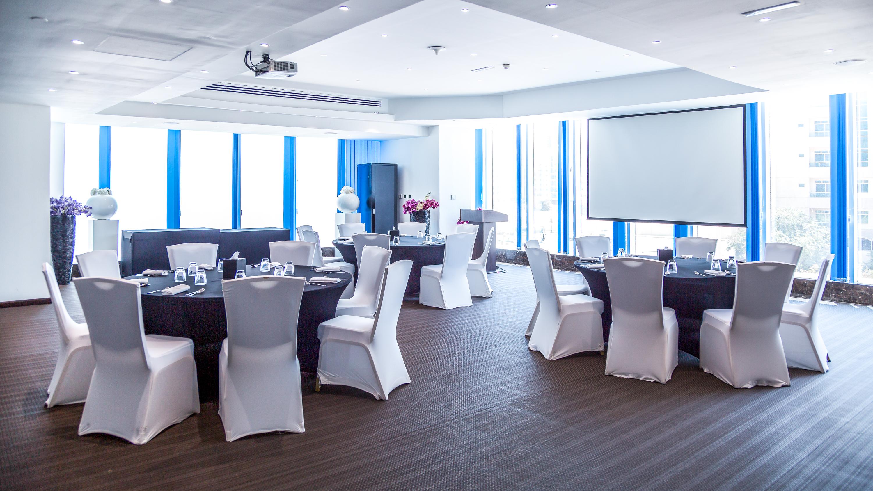 เดอะ แคนวาส โฮเต็ล ดูไบ - เอ็มแกลเลอรี Hotel ภายนอก รูปภาพ Meeting room