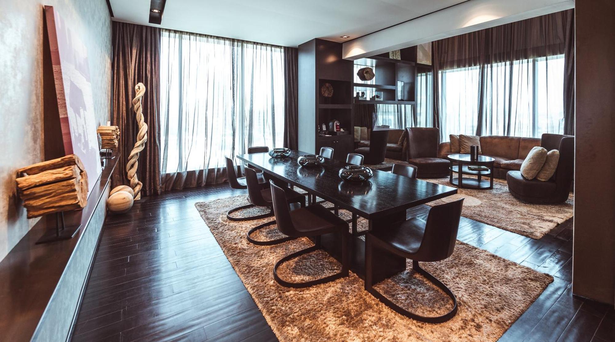 เดอะ แคนวาส โฮเต็ล ดูไบ - เอ็มแกลเลอรี Hotel ภายนอก รูปภาพ The interior of the club